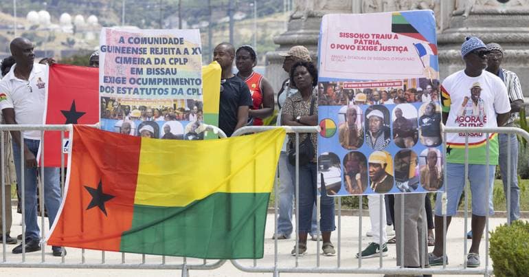 Guineans protest in Lisbon for Domingos Simões Pereira