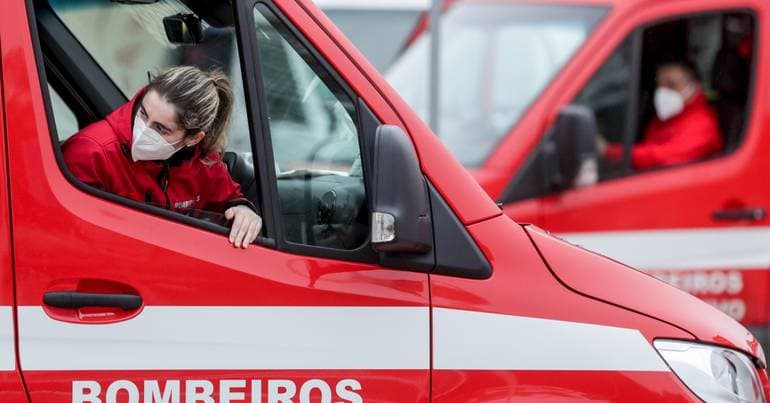 Ambulances stuck in the Algarve. "A very complicated summer"