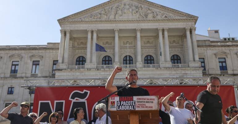 CGTP calls for a general strike on June 3rd, UGT 'does not exclude' participation