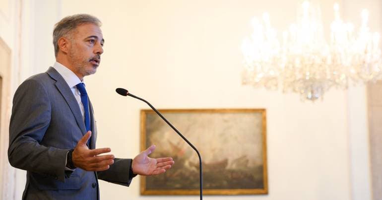 Pedro Duarte considers revoking house swap for compensation