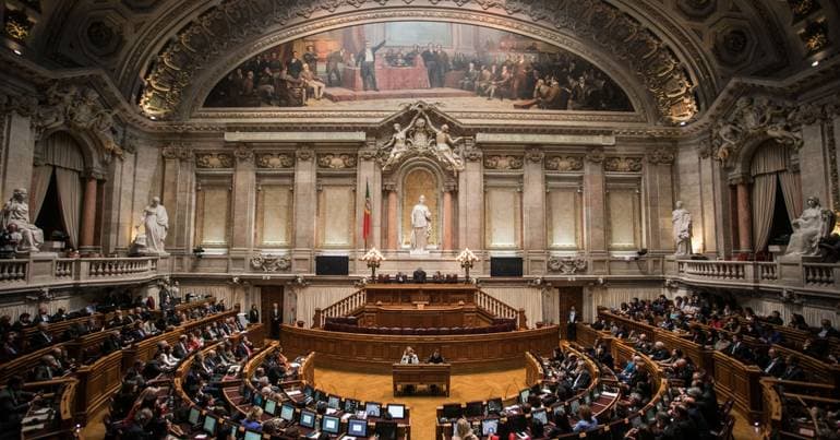 Majority want to revise the Constitution, but not labour rights