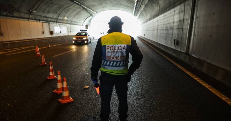 Twelve people died on the roads before Christmas, 433 arrested