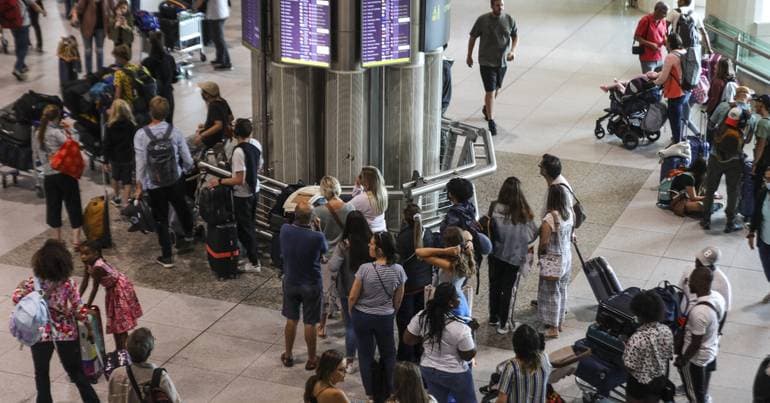 Detentions at air borders increase by 34% in 2025