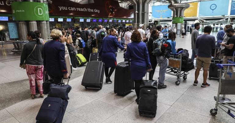 Court orders minimum services for airport strike