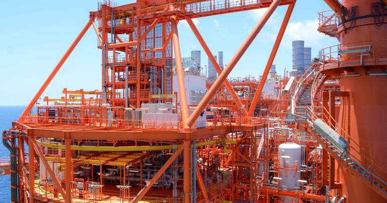 Natural gas price rises more than 5%