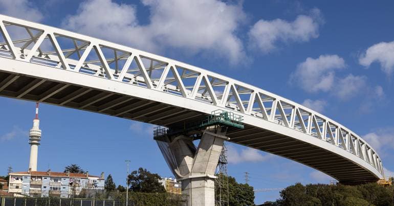 PS Gaia demands compensation during station construction
