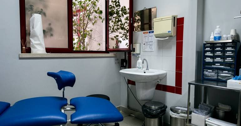 PS questions Government over family medicine vacancies