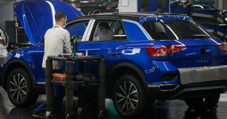 Pre-agreement at Autoeuropa foresees minimum pay increases of €100