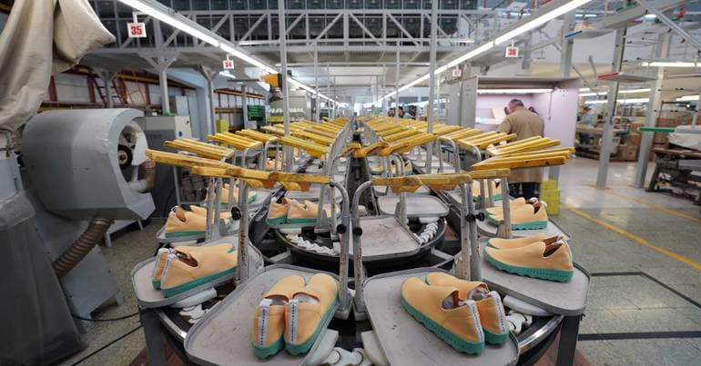 Exports fall 2.1% to 813 million in the first half of the year