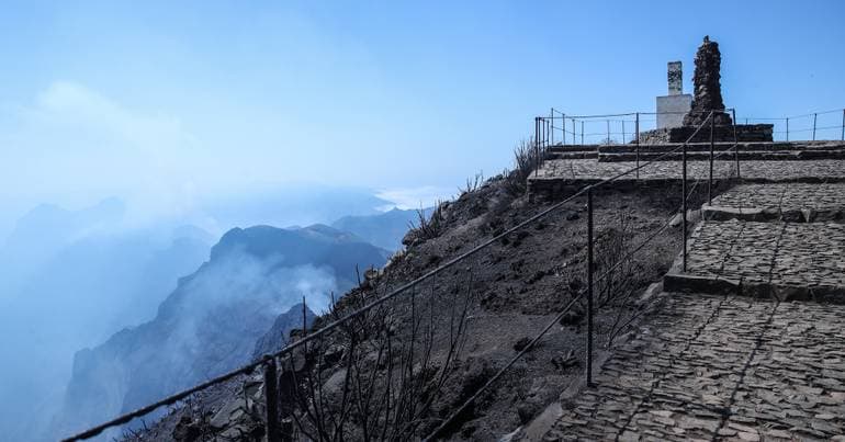 Trail between Pico do Areeiro and Pico Ruivo on June 26