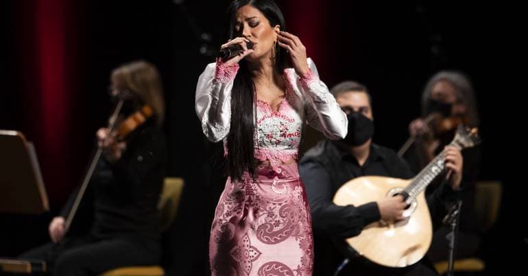 Ana Moura opens the lineup for the Peniche Festivities