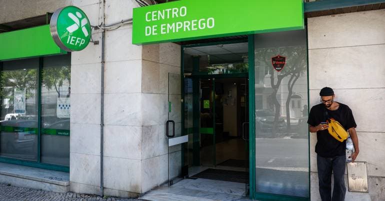 Collective redundancies rise by around 16% through November