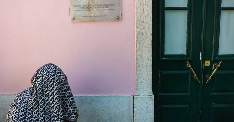 Presence of immigrants in an area reduces crime