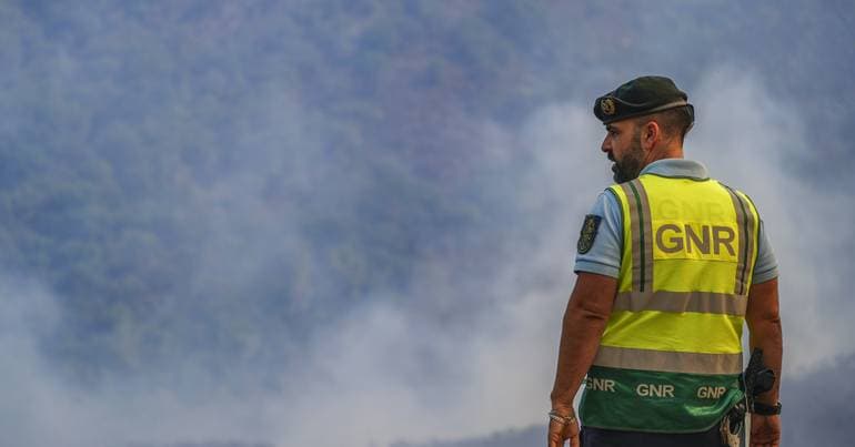 Septuagenarian arrested for starting fire in Famalicão