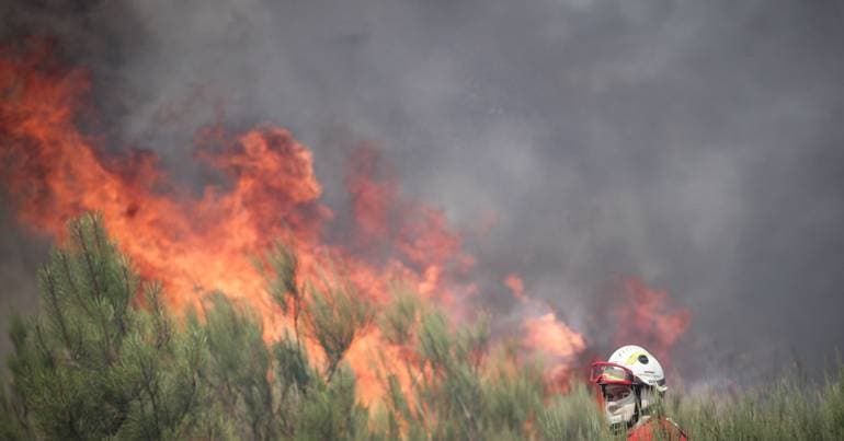 Fire in Freixo de Espada à Cinta yields to firefighting efforts