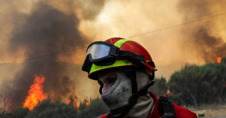 Fire at footwear factory in Felgueiras brought under control