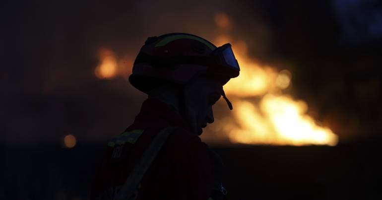 Fire in sawdust silo in Paredes brought under control