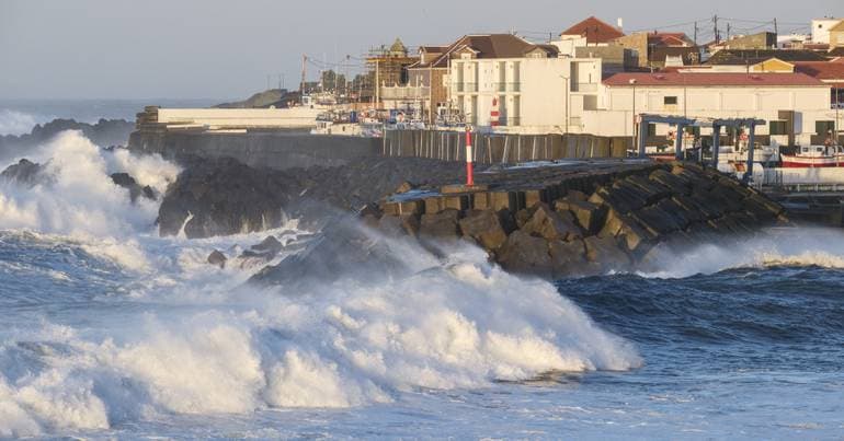 Azores under yellow alert for wind and rough seas