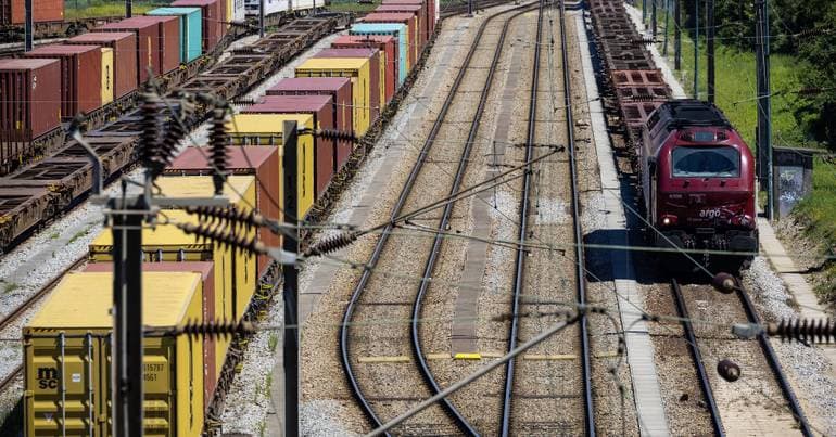 Linha do Norte line restored after fatal collision