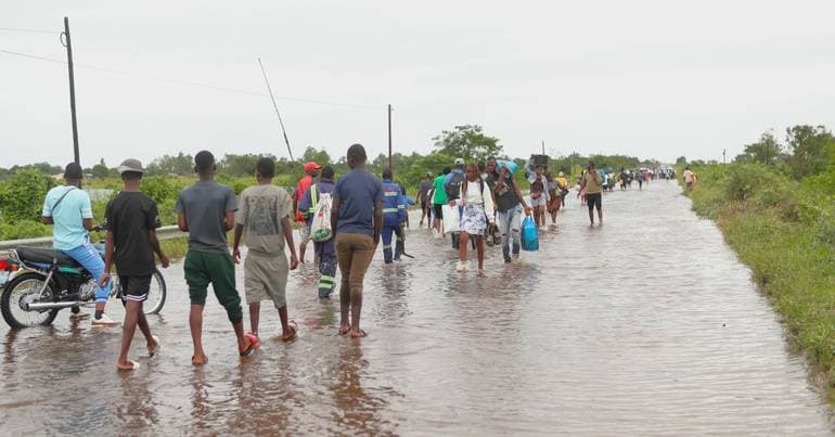 Portugal sends troops and €300,000 to Mozambique