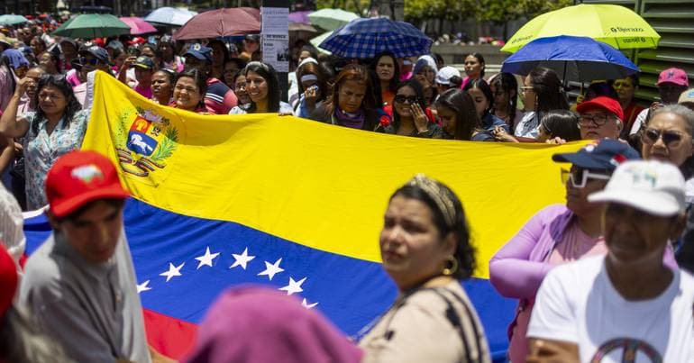 Former military personnel point to constitutional rupture