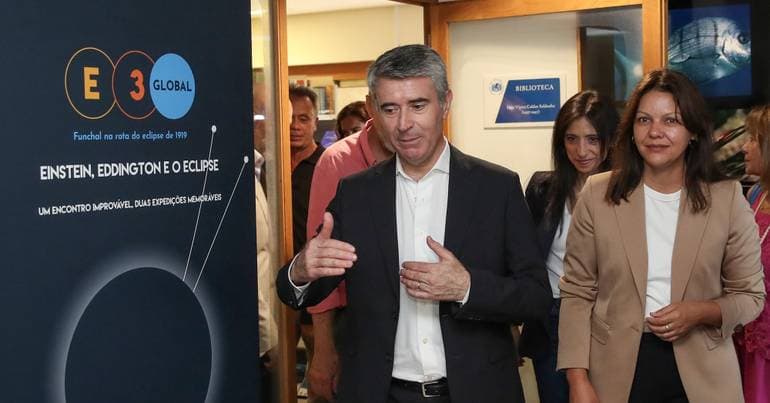 José Luís Carneiro criticises Montenegro's absence
