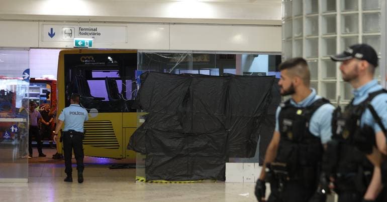 Human error blamed for fatal Agualva-Cacém bus accident