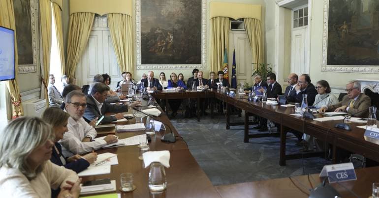 Return to social dialogue with 'inevitable' reform shelved