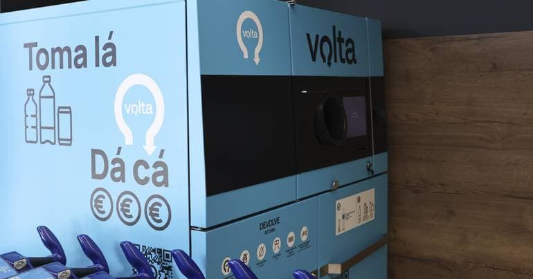 Café in Porto donates Volta packaging to a person in need
