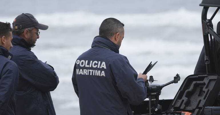 Search resumes for missing fisherman in Peniche