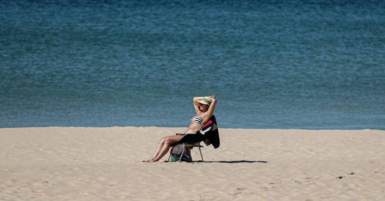 Bathing season begins at 13 beaches in Cascais and 4 in Madeira