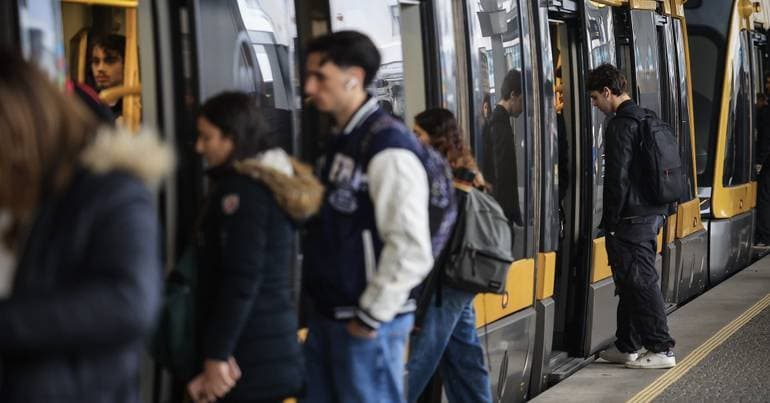 Transport. Porto residents value connections more than price