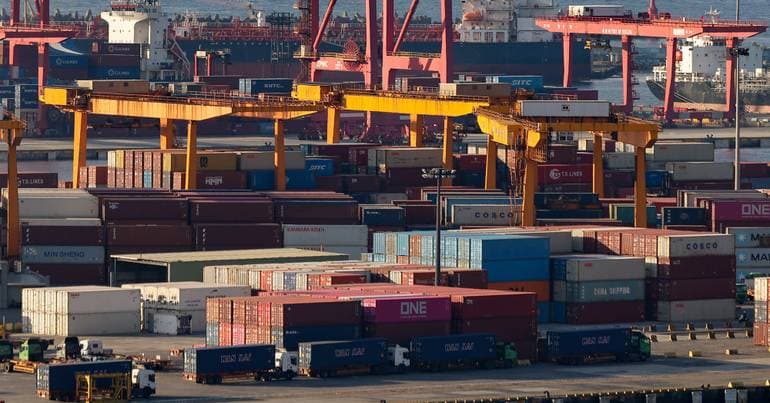 The North exports more but loses jobs in the industry