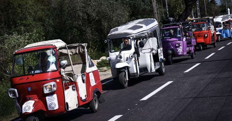 Tourist animation drivers protest in Sintra
