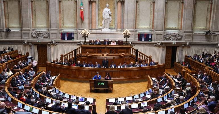 Parliament approves hearing on political party donors