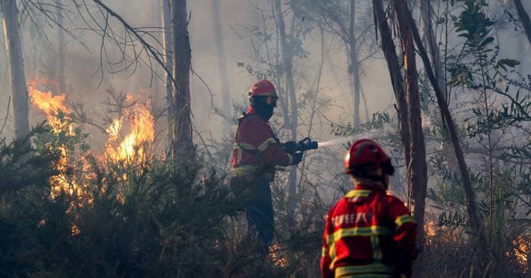 500 stranded: fire stops Southern Line for 5 hours
