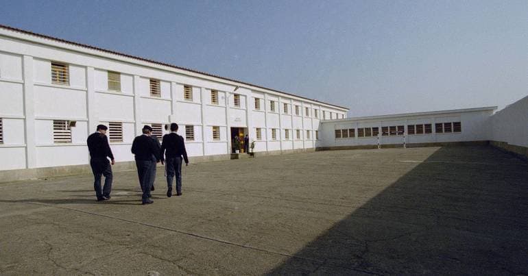 Prison guard strike in Custóias sees 90% participation