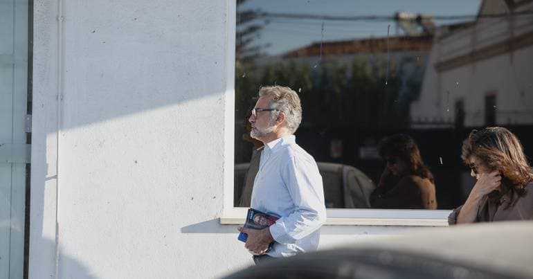 Two elderly people displaced after building collapse in Faro