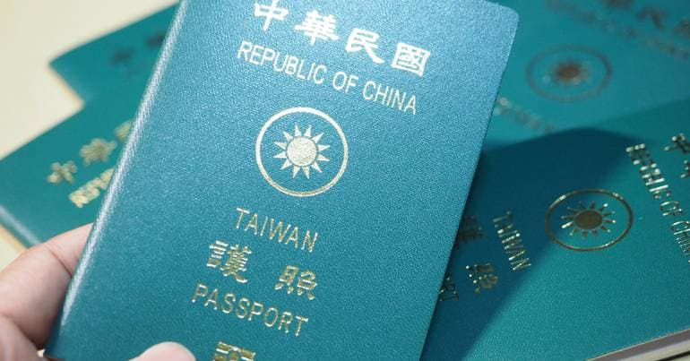 Lisbon: PSP intercepts seven people with fake passports