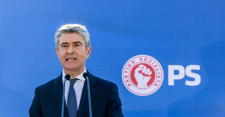 Carneiro re-elected leader of the PS with 96.9% of the votes