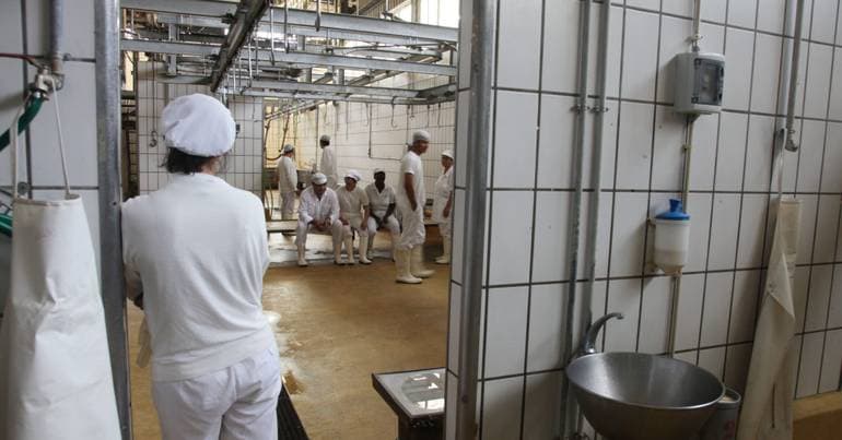 Strike at the Cachão slaughterhouse over salary delays