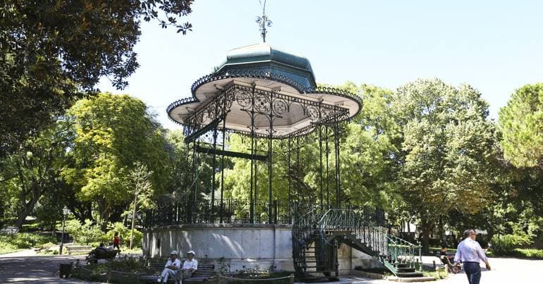Opposition questions city council regarding noise complaints in Estrela