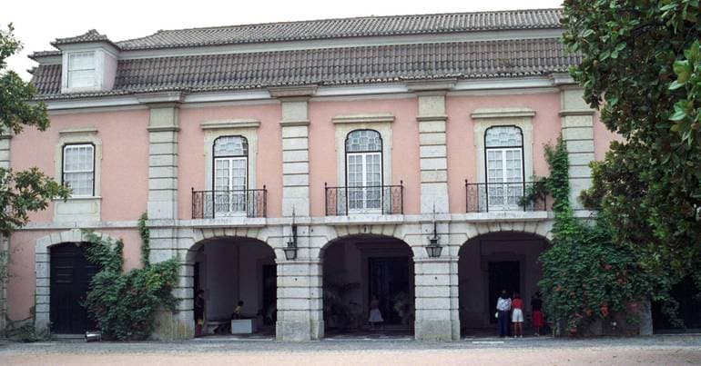 Government seeks "other locations" for the Costume Museum