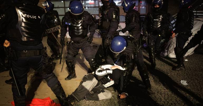 Protesters detained in Porto to be tried on 13 November