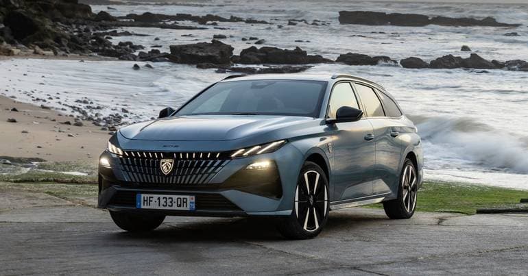 Peugeot optimises the 308 and 308 SW and strengthens EV and PHEV offerings