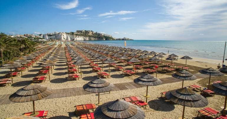 Italy: Beachgoers banned from eating food brought from home