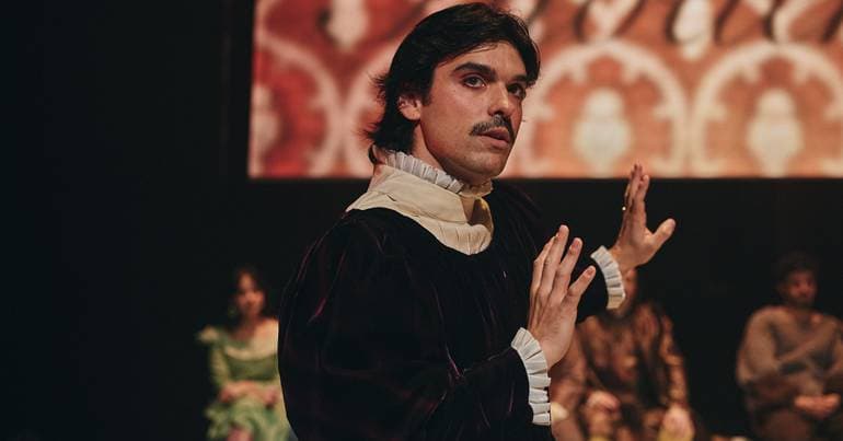 The passionate Filodemo and the dramatic Camões