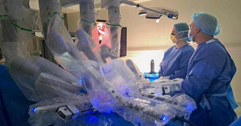 Faro Hospital begins robotic surgeries
