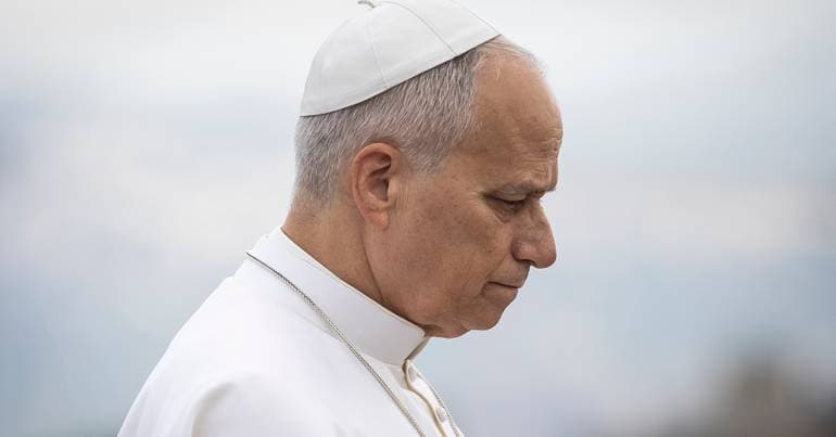 Pope marks "difficult moment" for the Portuguese army