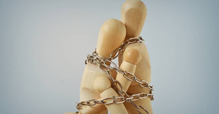 What is a toxic relationship and how does it affect mental health?